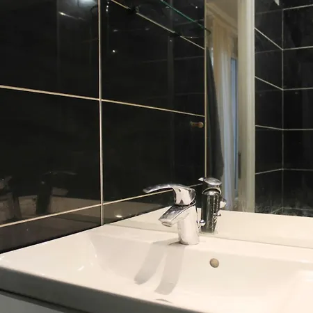 Apartament Cosy For Two In The Heart Of Paryż